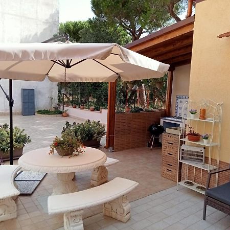 Villa Marchele Carini Buitenkant foto