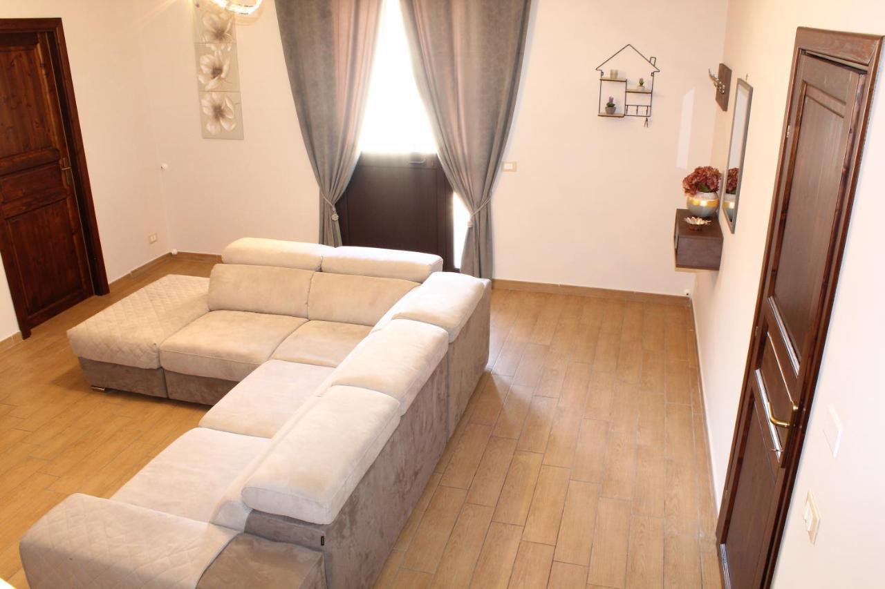 Villa Marchele Carini Buitenkant foto