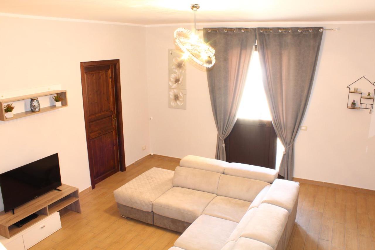 Villa Marchele Carini Buitenkant foto