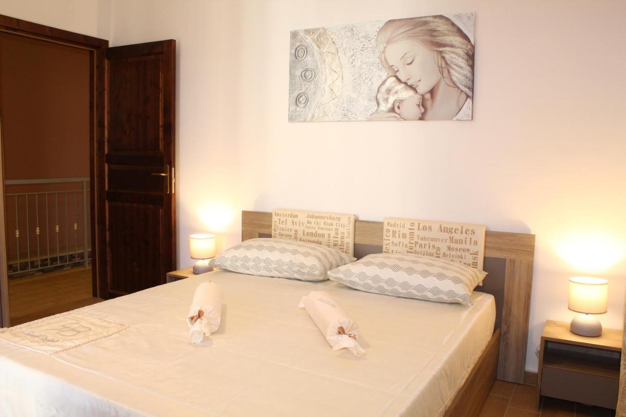 Villa Marchele Carini Buitenkant foto