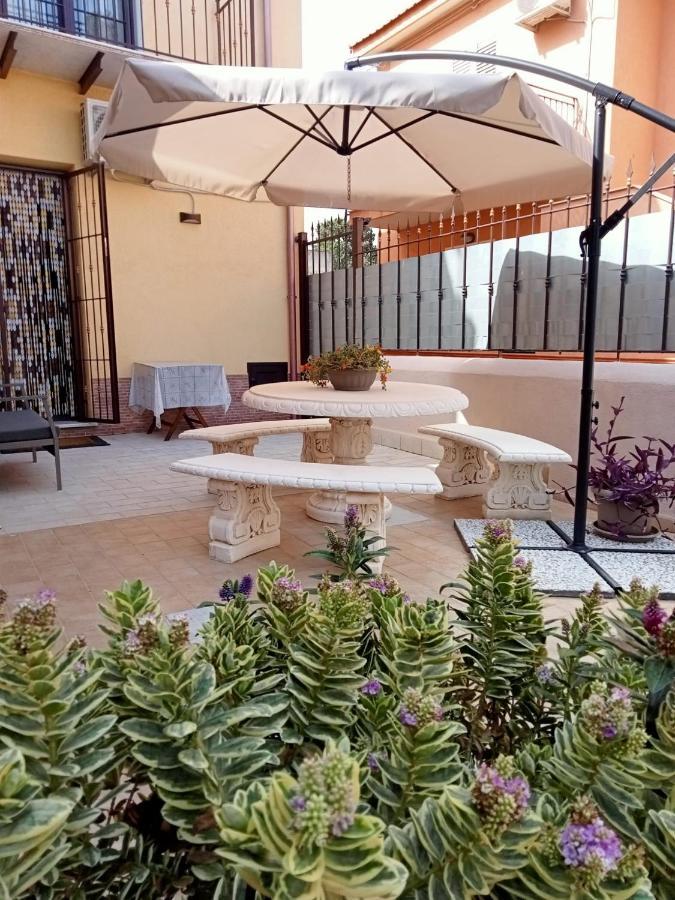 Villa Marchele Carini Buitenkant foto